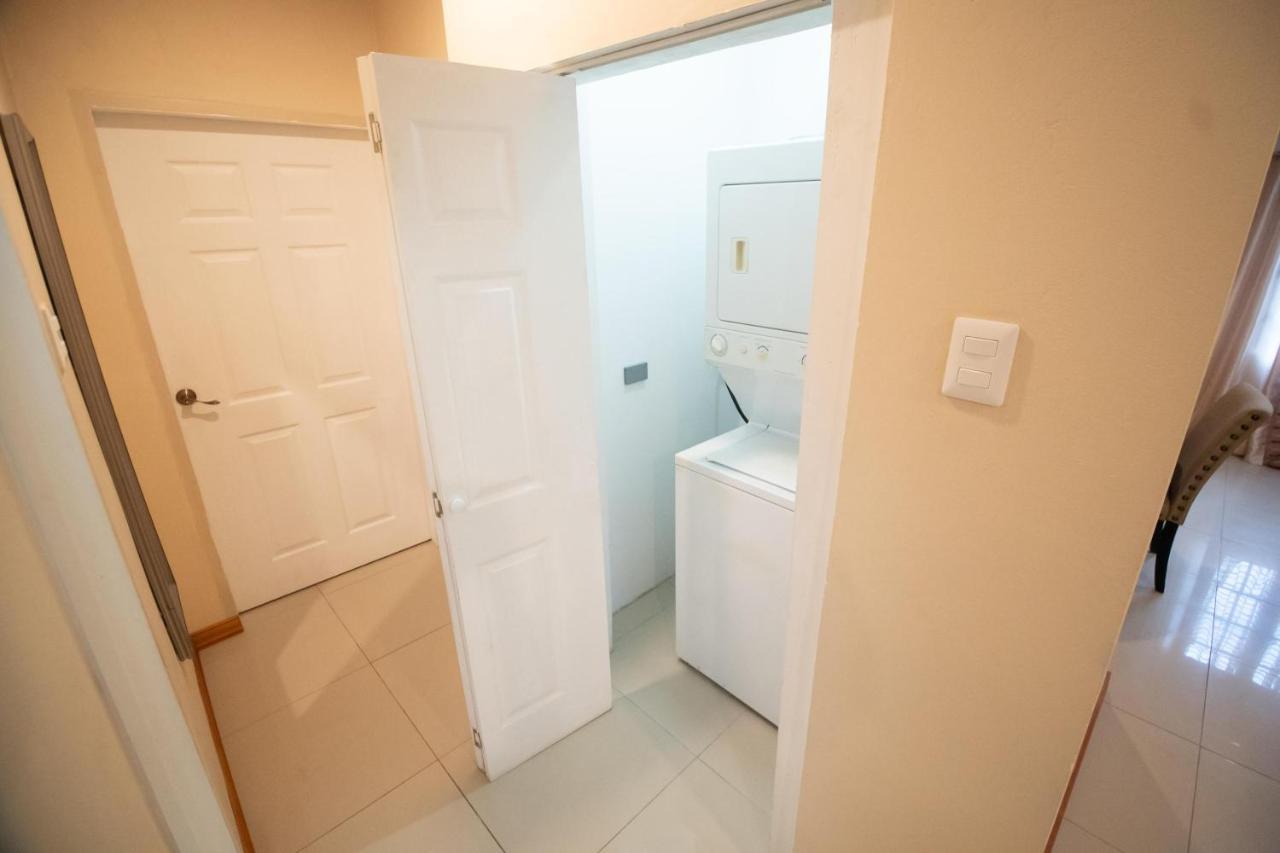 Stacys Place #1 2 Bedroom Apartment Port of Spain Esterno foto